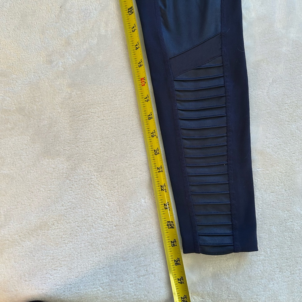 ALO Yoga navy moto Leggings. Small - Picture 3 of 7